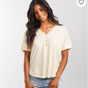 BKE raw edge cream Henley short sleeve top with buttons from buckle. Worn once